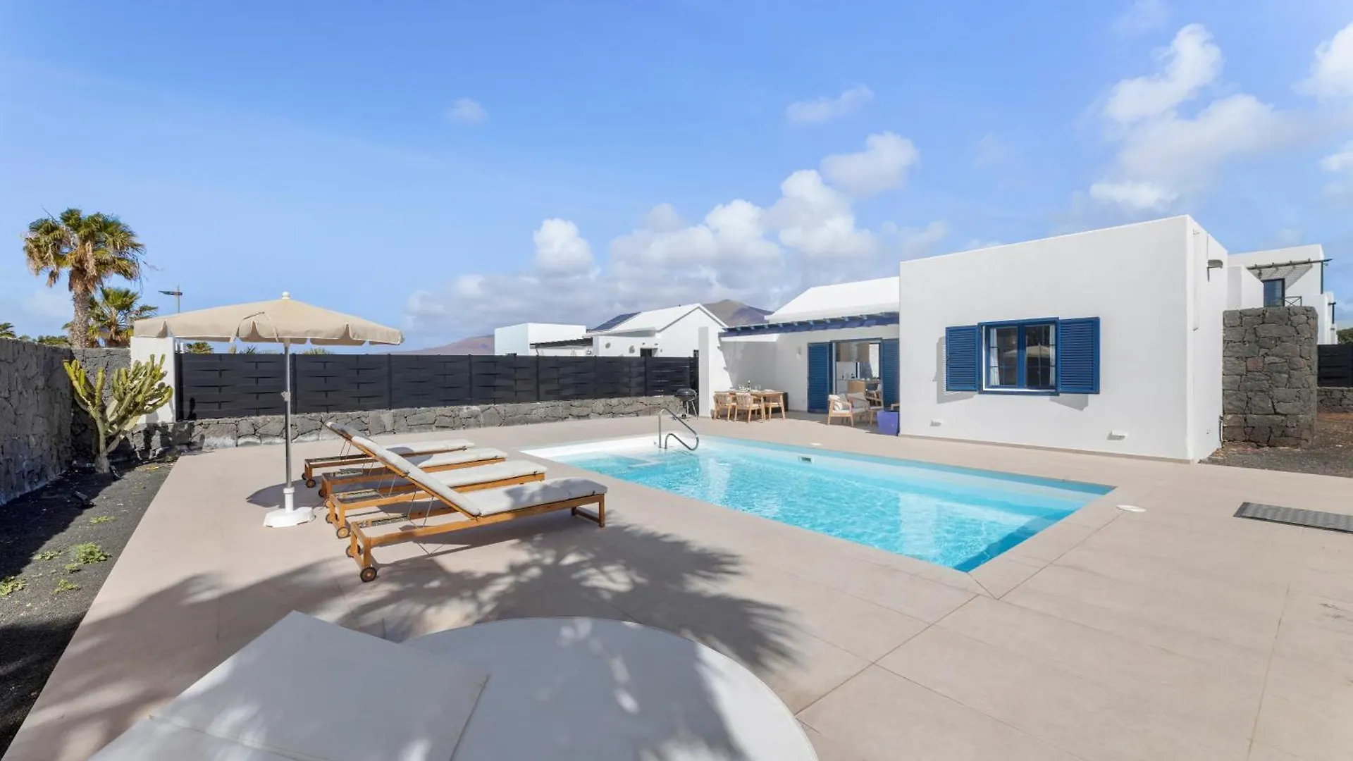 Villas Volcan Playa Blanca  0*, Playa Blanca (Lanzarote) España